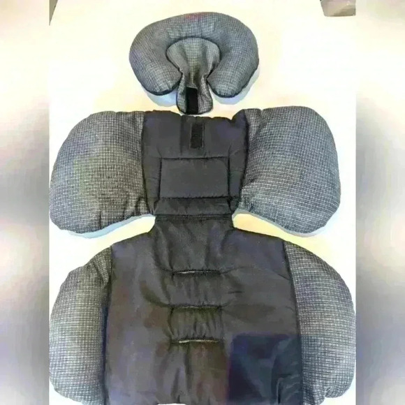 Car seat cover + Diono infant head  insert for baby car seat - bnwot - Picture 1 of 6